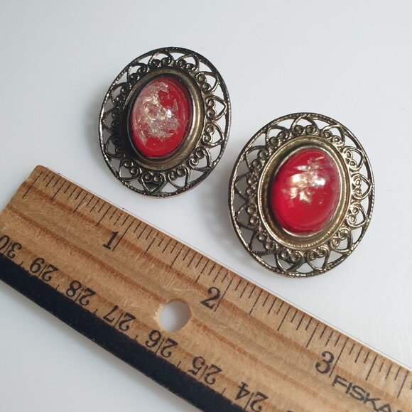 Vintage Oval Clip On Earrings Red Gold Filigree Metal Setting Retro Costume Gift - Picture 3 of 5